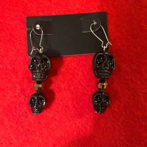 Handmade Black Skull 💀 ceramic earrings!!